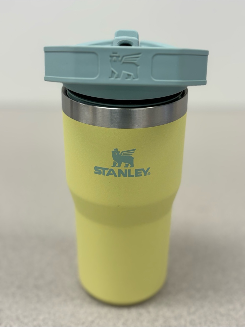 Stanley The Iceflow Flip Straw Tumbler 20 oz